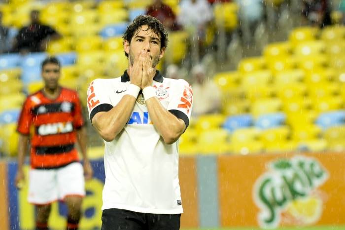 Futebol: o atacante Alexandre Pato,