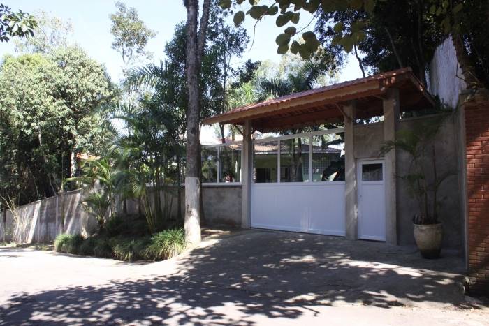 Secretário de Embu das Artes é baleado durante assalto.