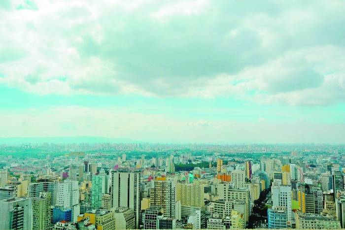 Manh√£ nublada em SP.