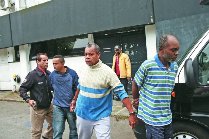 Três integrantes do MTST detidos no 63º DP são transferidos para CDP