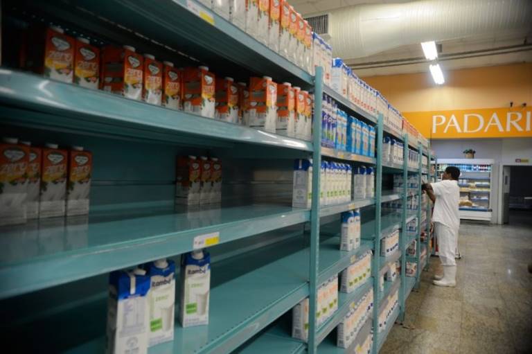 Vendas em supermercados caíram 1,5% em 2016, diz associação