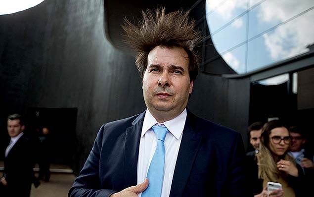 Rodrigo Maia concede coletiva antes de evento em SP.