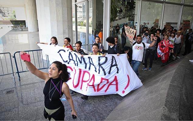 Estudantes deixam Câmara de SP após 2 dias de protesto contra privatizações