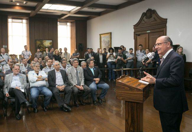 ASSINATURA DE AUTORIZO PARA A REALIZAÇÃO DA DEJEM - DIÁRIA ESPECIAL POR JORNADA EXTRAORDINÁRIA DE TRABALHO POLICIAL MILITAR, PARA A POLÍCIA AMBIENTAL; E ASSINATURA DE CONVÊNIOS DA SECRETARIA DE SEGURANÇA PÚBLICA