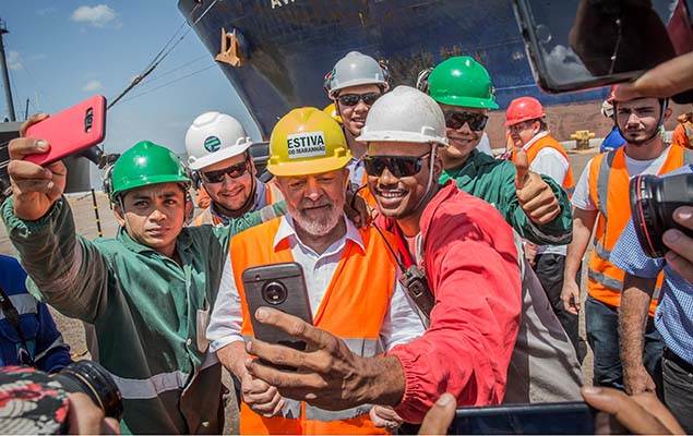 Lula visita o porto de Itaqui (MA)