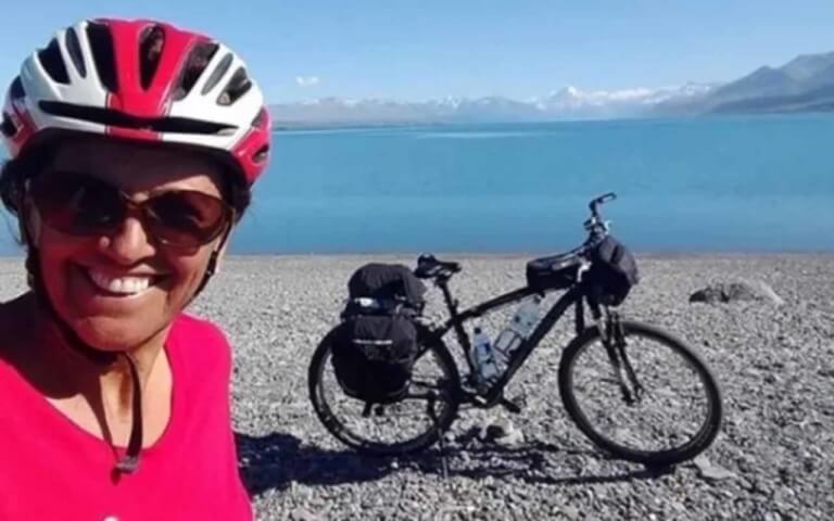 Com 61 anos, mulher já rodou mais de 20 mil km de bicicleta pelo mundo