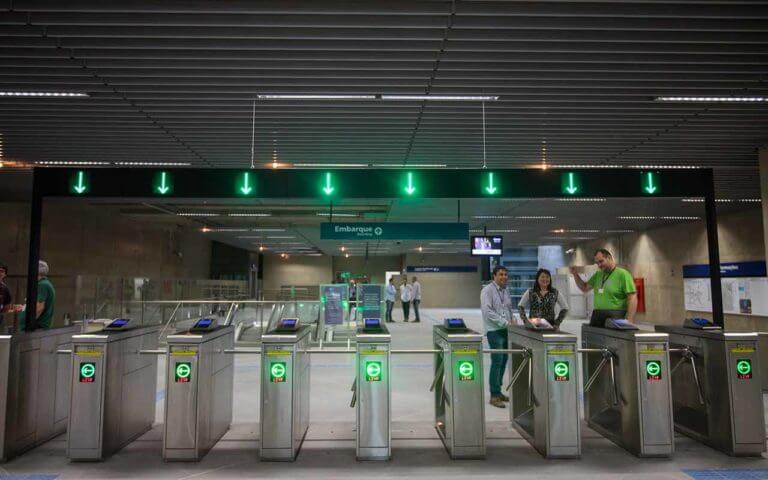 Linha 5-lilás do metrô de SP testa pagamento por QR Code em duas estações