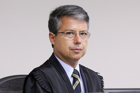 Presidente do Tribunal da Lava Jato diz que ‘Lula não é bem-vindo” em Curitiba