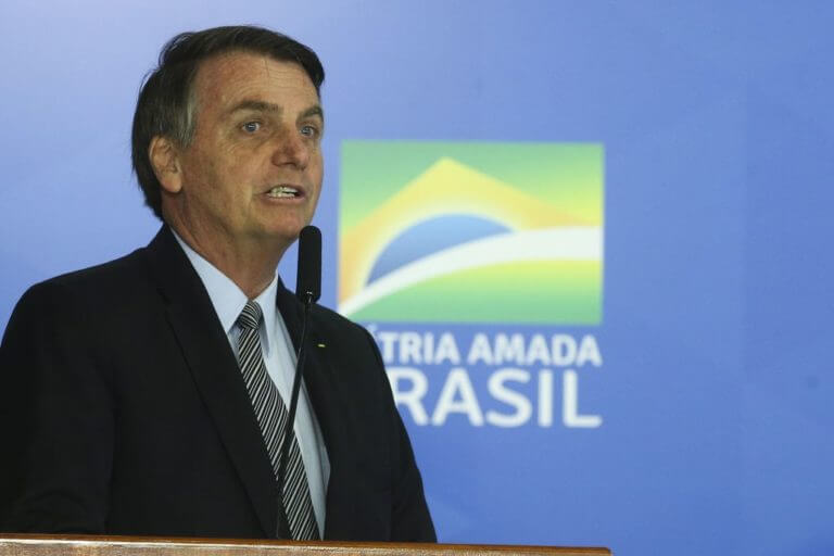 Bolsonaro insinua que derrame de óleo pode ser ação criminosa para afetar leilão