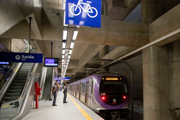 Estação Campo Belo do Metrô.