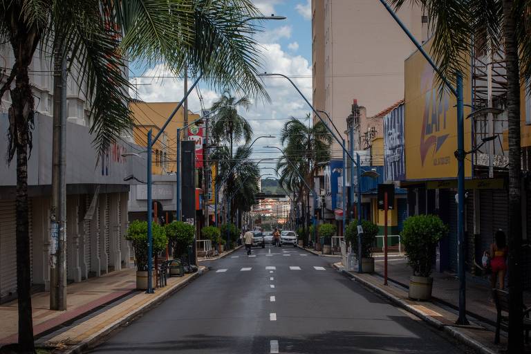 Com cenário crítico, cidades manterão medidas mais rigorosas no interior de SP