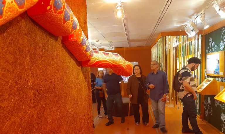 Exposição em SP celebra Dona Onete, a rainha do carimbó chamegado
